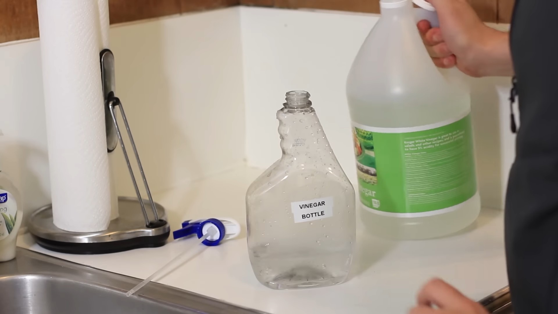 Vinegar cleaning tips and tricks