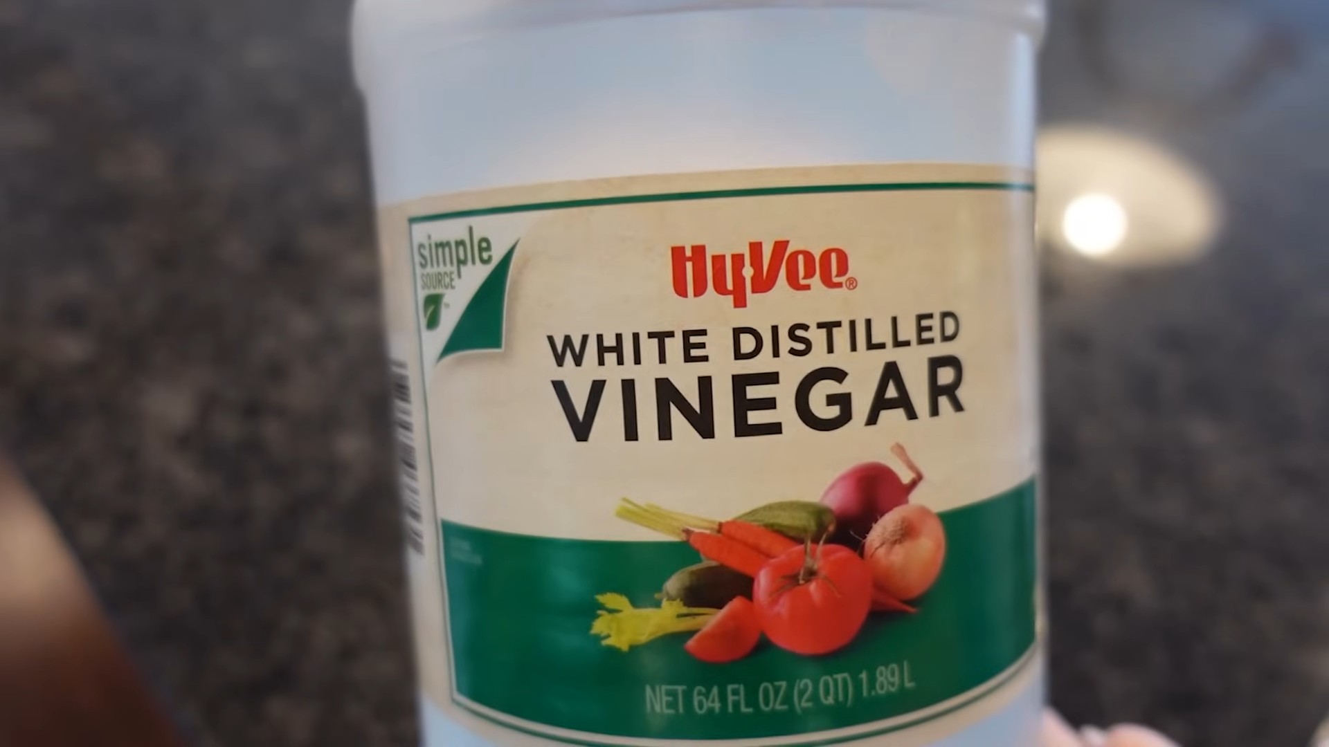 Clean frying pan baking soda vinegar